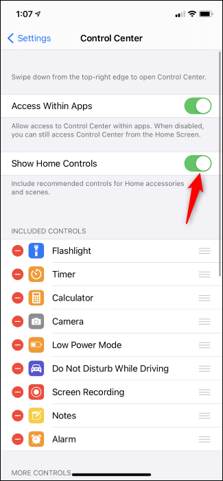 Alternar los controles de inicio en el Centro de control de iPhone.