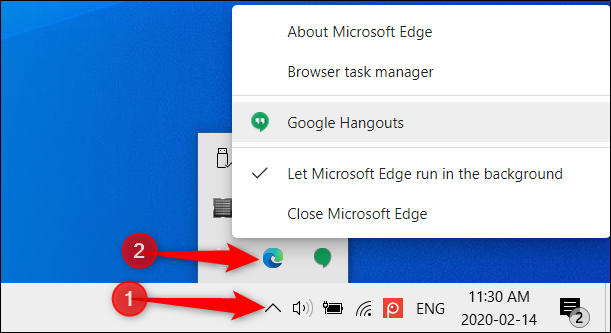 Para ver qué aplicaciones aún se están ejecutando en segundo plano en Windows, haga clic en el icono de Edge en la bandeja del sistema.