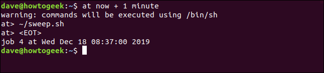 Confirmación del "trabajo 4" programado para ejecutarse el "miércoles 18 de diciembre 08:37:00 2019" en una ventana de terminal.