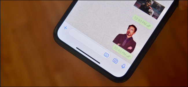 Etiqueta personalizada que se muestra en WhatsApp en iPhone