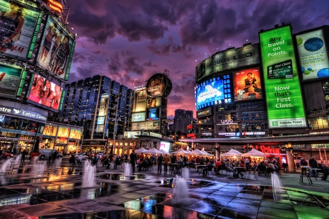 Plaza Toronto Yonge-Dundas