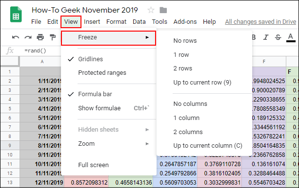 Para congelar filas o columnas en Hojas de cálculo de Google, haga clic en Ver> Congelar