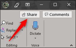 Seleccione el botón compartir en PowerPoint