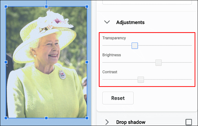 Una imagen de ejemplo de la reina Isabel II en Presentaciones de Google, con niveles personalizados de transparencia, contraste y brillo aplicados