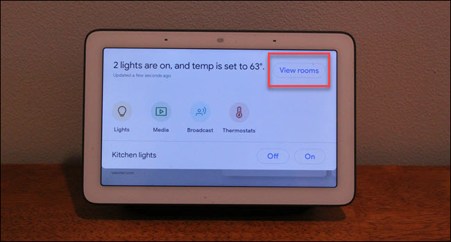 Centro de comando de Google Home Hub con cuadro alrededor del botón Ver habitaciones