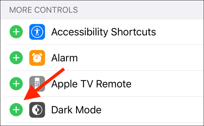 Toque el botón Más junto al Modo oscuro para agregar el control en el Centro de control