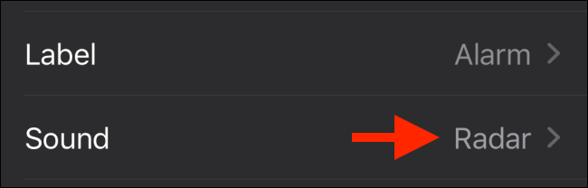 Toque la opción Sonido en la aplicación Reloj