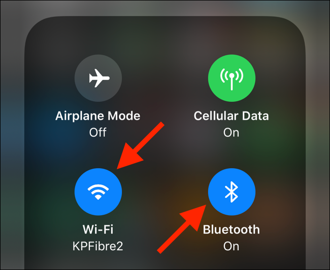 Toque los conmutadores de Wi-Fi o Bluetooth para ampliar el panel
