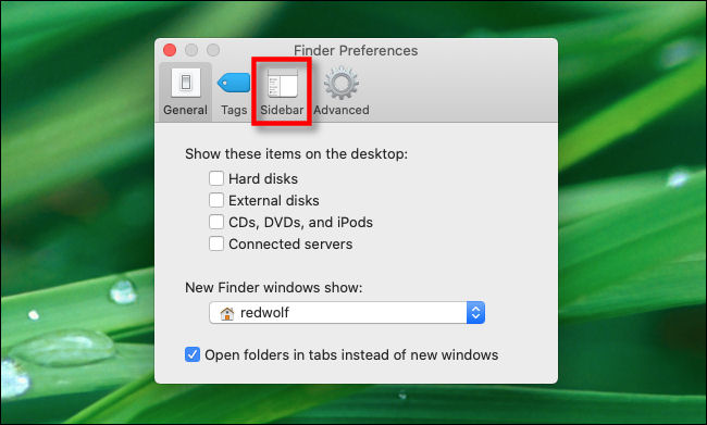 En las Preferencias del Finder, haz clic en la pestaña "Barra lateral" en Mac.