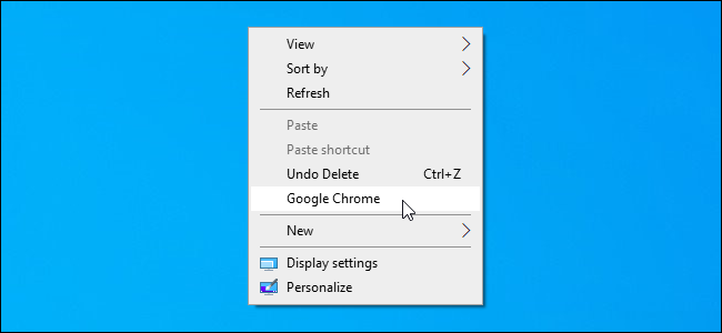 Un acceso directo personalizado agregado al menú contextual del escritorio de Windows 10.