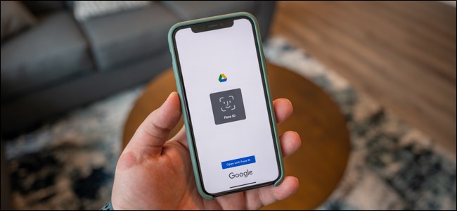 La aplicación Google Drive en iPhone solicita la autenticación de Face ID