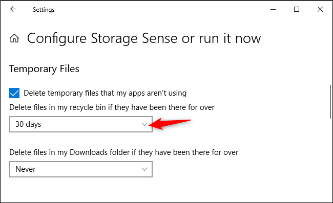 Opción para controlar si Storage Sense elimina automáticamente los archivos en la Papelera de reciclaje