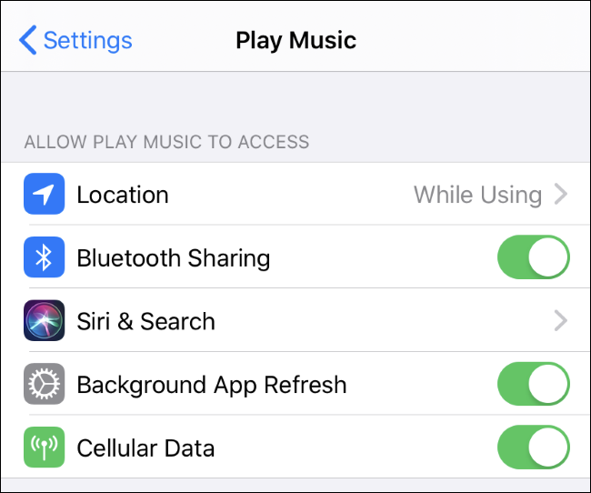 Controlar la configuración de Bluetooth de una aplicación individual en un iPhone.