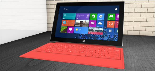 Laptop que muestra la pantalla de inicio de Windows 8