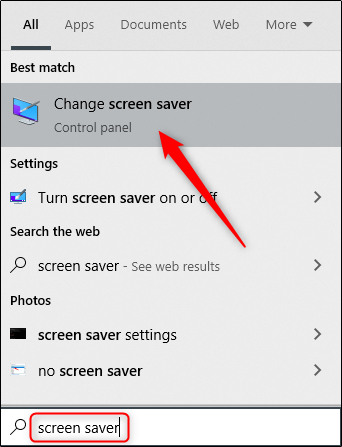 Escribe "Protector de pantalla" en el cuadro de búsqueda de Windows y luego haz clic en "Cambiar protector de pantalla" en los resultados.