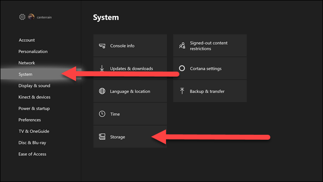 Menús de configuración de Xbox con flechas que apuntan al sistema y las opciones de almacenamiento.