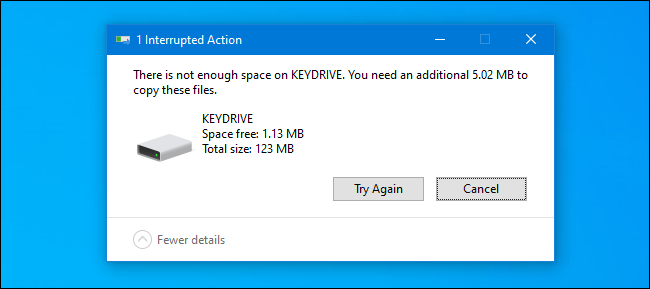 Un mensaje de espacio insuficiente en Windows 10.