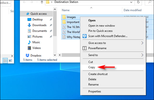 En la ventana de origen, haga clic con el botón derecho en la selección de archivo y seleccione "Copiar" en el menú emergente de Windows 10.