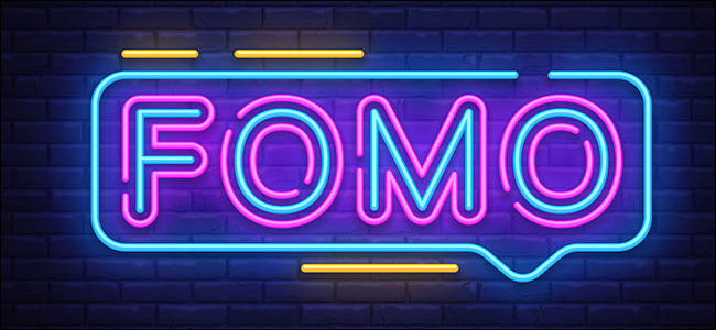 La palabra FOMO presentada en letras grandes, en negrita y neón.