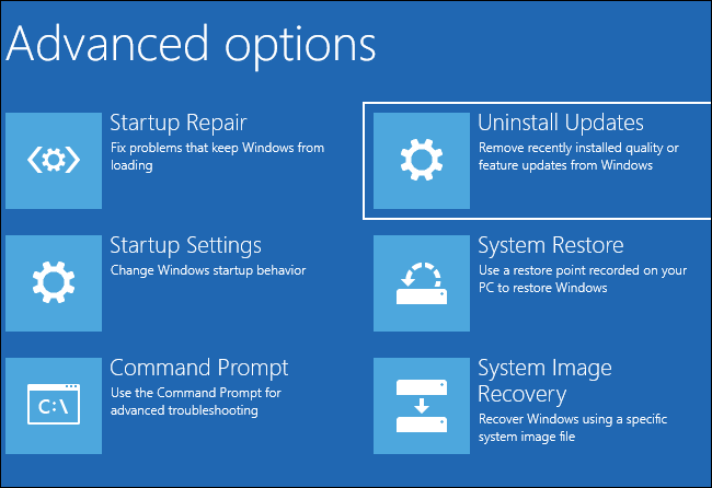 Seleccionando "Desinstalar actualizaciones" en Opciones avanzadas