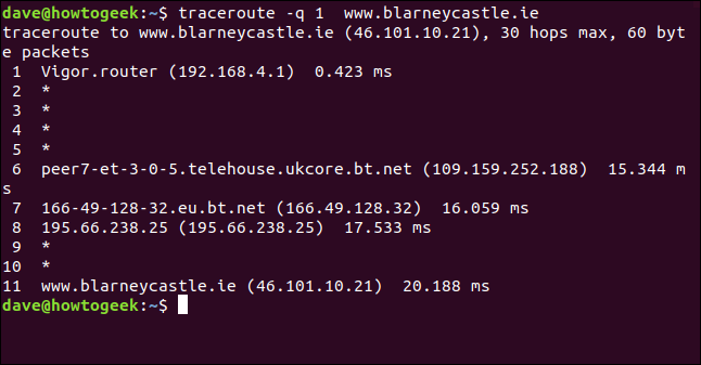 El comando "traceroute -q 1 blarneycastle.ie" en una ventana de terminal.