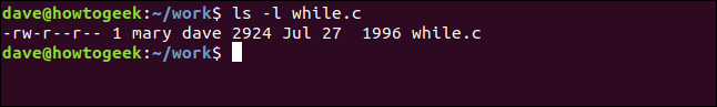 ls -l while.c en una ventana de terminal