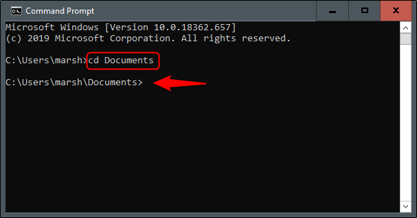 El comando "cd Documents" en el símbolo del sistema.