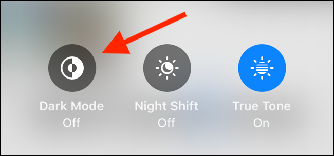 Toque la palanca de Modo oscuro en el control deslizante Brillo para habilitar el modo oscuro