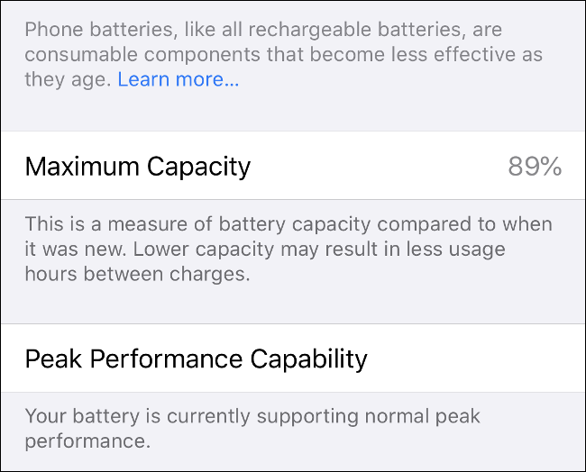 La información de "Capacidad máxima" y "Capacidad de rendimiento máximo" en el iPhone.