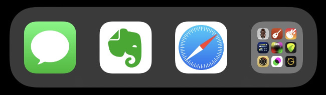 Una carpeta en el Dock de iOS.