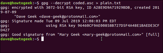 gpg --decrypt coded.asc> plain.txt en una ventana de terminal