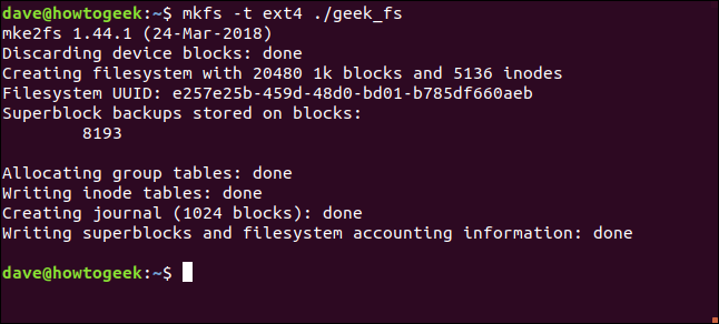 el comando mkfs en una ventana de terminal