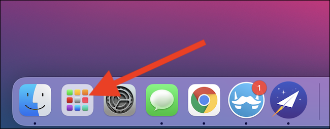 Haga clic en el botón Launchpad en el dock de su Mac
