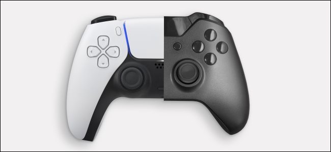Un controlador de PlayStation 5 y Xbox Series X.
