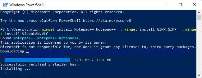 Instalación de software con winget en una ventana de PowerShell.