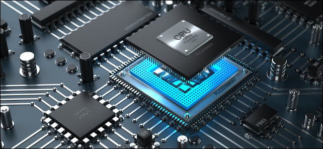 Una CPU que se inserta en un zócalo de CPU en una placa base.