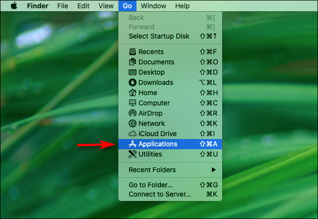 En Mac Finder, haga clic en "Ir" en la barra de menú y seleccione "Aplicaciones".