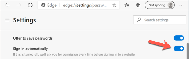 Presione el control deslizante "Iniciar sesión automáticamente" para deshabilitar los inicios de sesión automáticos con las cuentas de usuario guardadas en Microsoft Edge.