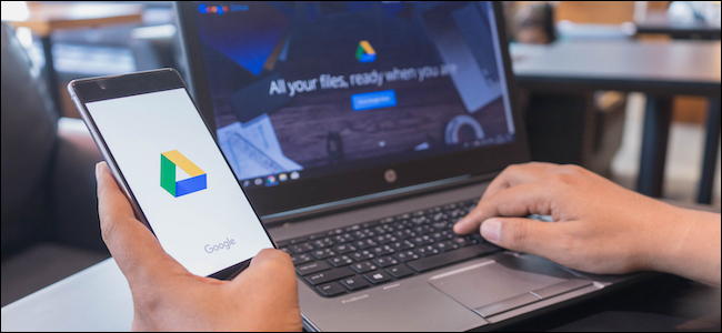Google Drive en un teléfono inteligente y una computadora