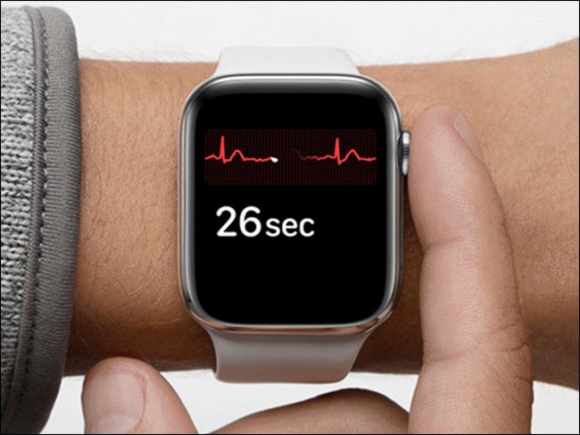 Imagen que muestra Apple Watch ECG en uso