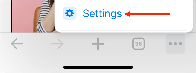 Toque Configuración desde el menú de Chrome en iPhone