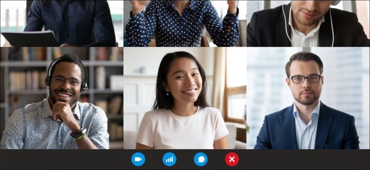 Una videollamada grupal.