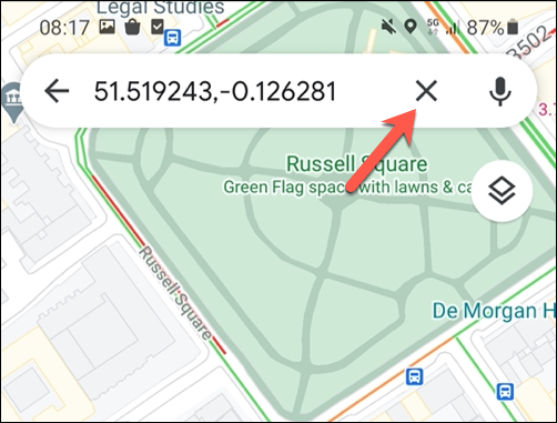 Para eliminar un pin temporal en Google Maps, toque el icono de la cruz en la barra de búsqueda o toque en otra parte del mapa.