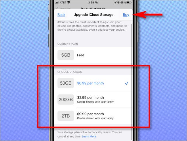 Elige el plan de almacenamiento de iCloud que quieras y luego toca "Comprar".