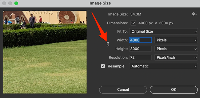 Mantenga o descarte la relación de aspecto en la ventana "Tamaño de imagen" en Photoshop.