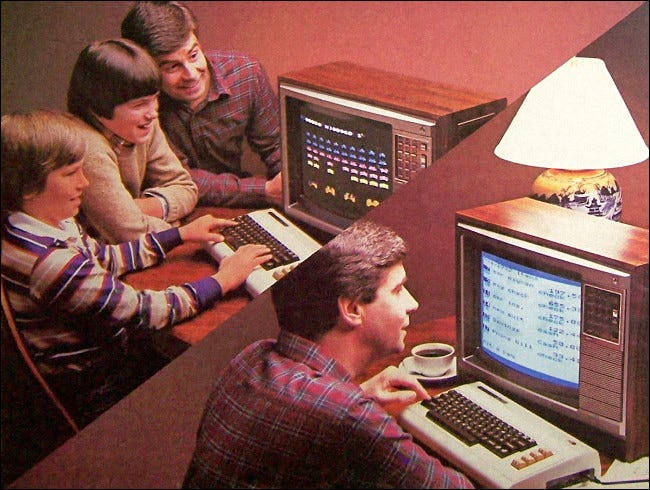 Fotos de Commodore VIC-20 de la caja de venta al por menor de VIC-20.