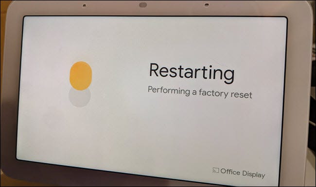 Reinicio de Google Nest Hub durante el proceso de reinicio