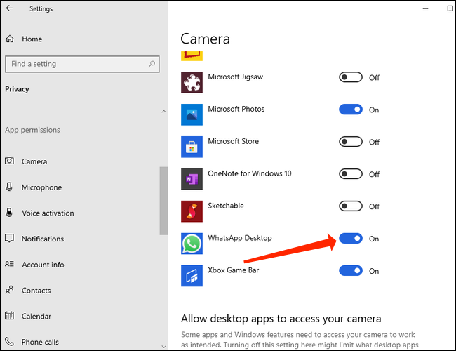 Para hacer videollamadas, permita que WhatsApp acceda a la cámara en Windows 10.