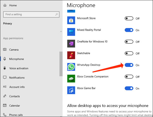 Para realizar llamadas de voz, permita que WhatsApp acceda a los micrófonos en Windows 10.