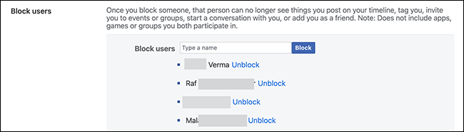 Haga clic en "Desbloquear" para desbloquear a un usuario en el sitio de Facebook.